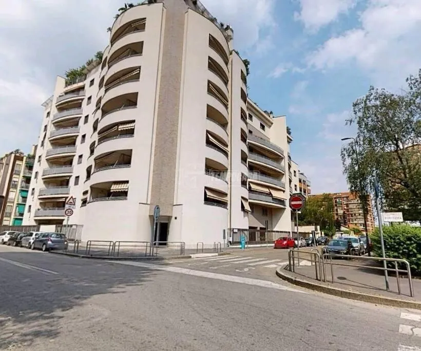 Flo House, Universita Bicocca-1